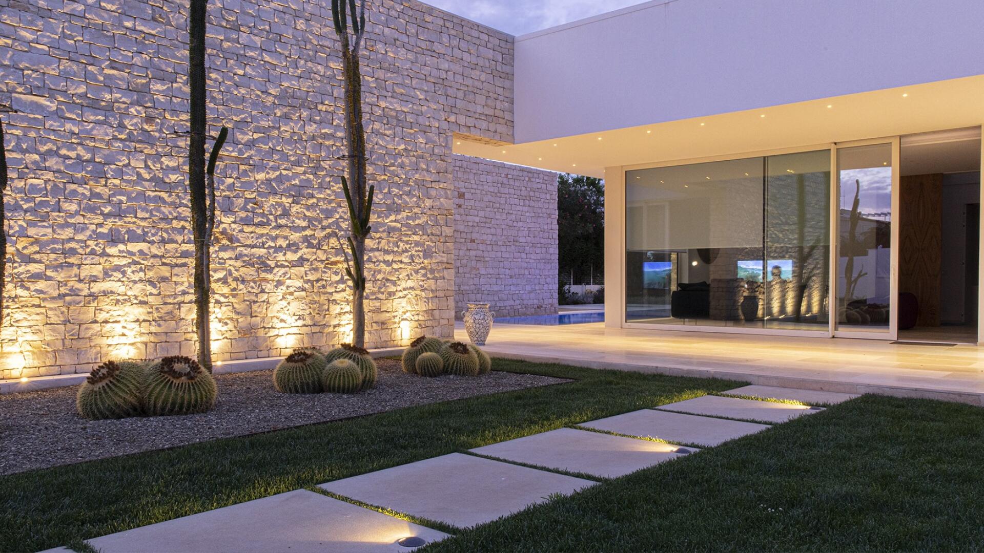 Iluminación Interior y Exterior en Jávea - Luces LED y Soluciones de Diseño