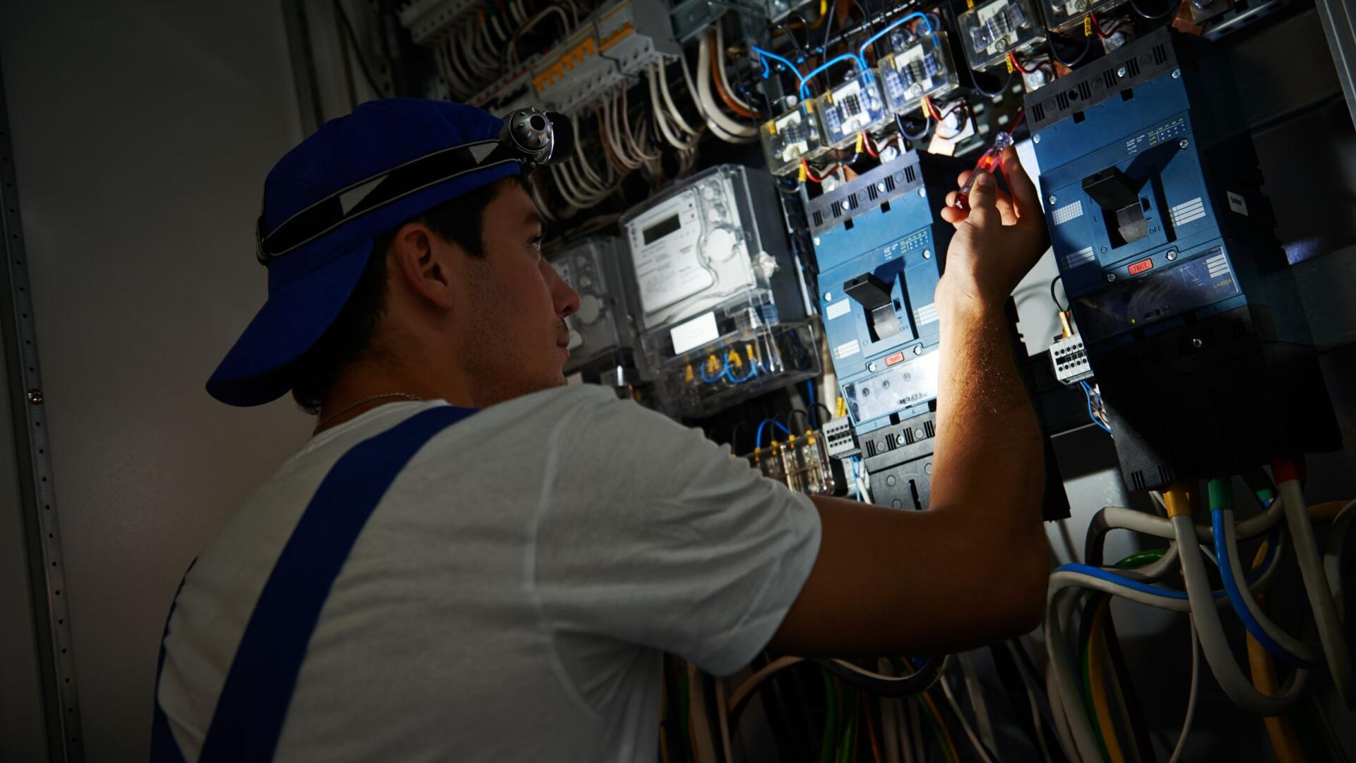 Urgencias Eléctricas - Reparaciones Urgentes en Javea - Electricista Profesional