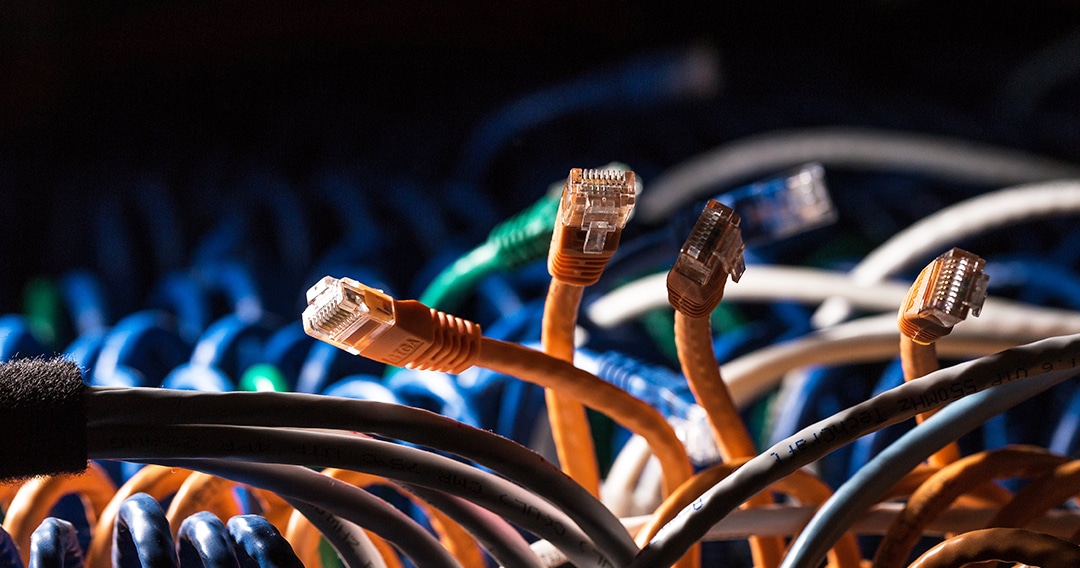 Instalación de redes informáticas, cableado Ethernet y fibra óptica